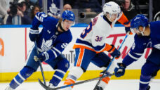 Maple Leafs fall into last in Atlantic with loss to Islanders